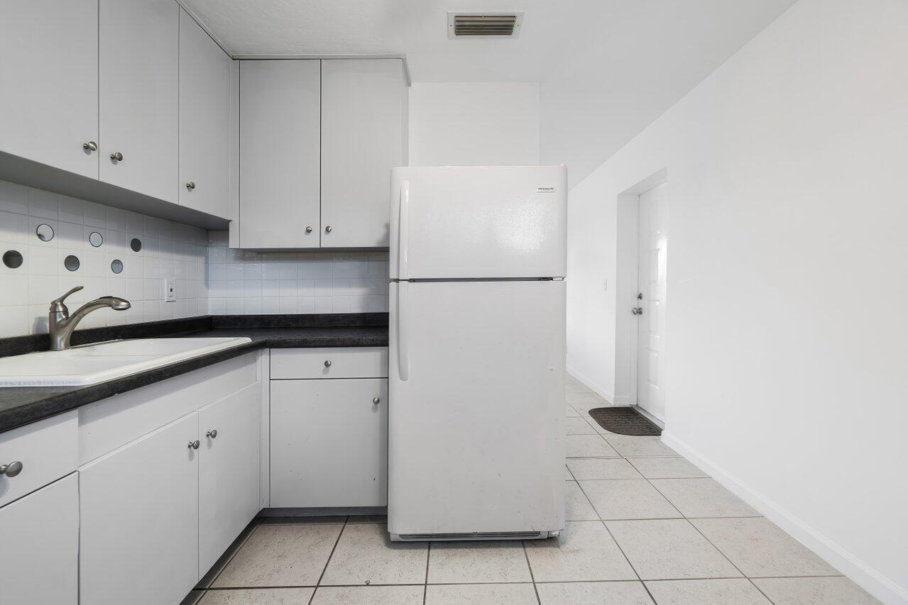 728 Ridge Road, Unit 20 Lantana, FL 33462 - Photo 13 of 28 beyc67b9e115f2a7a