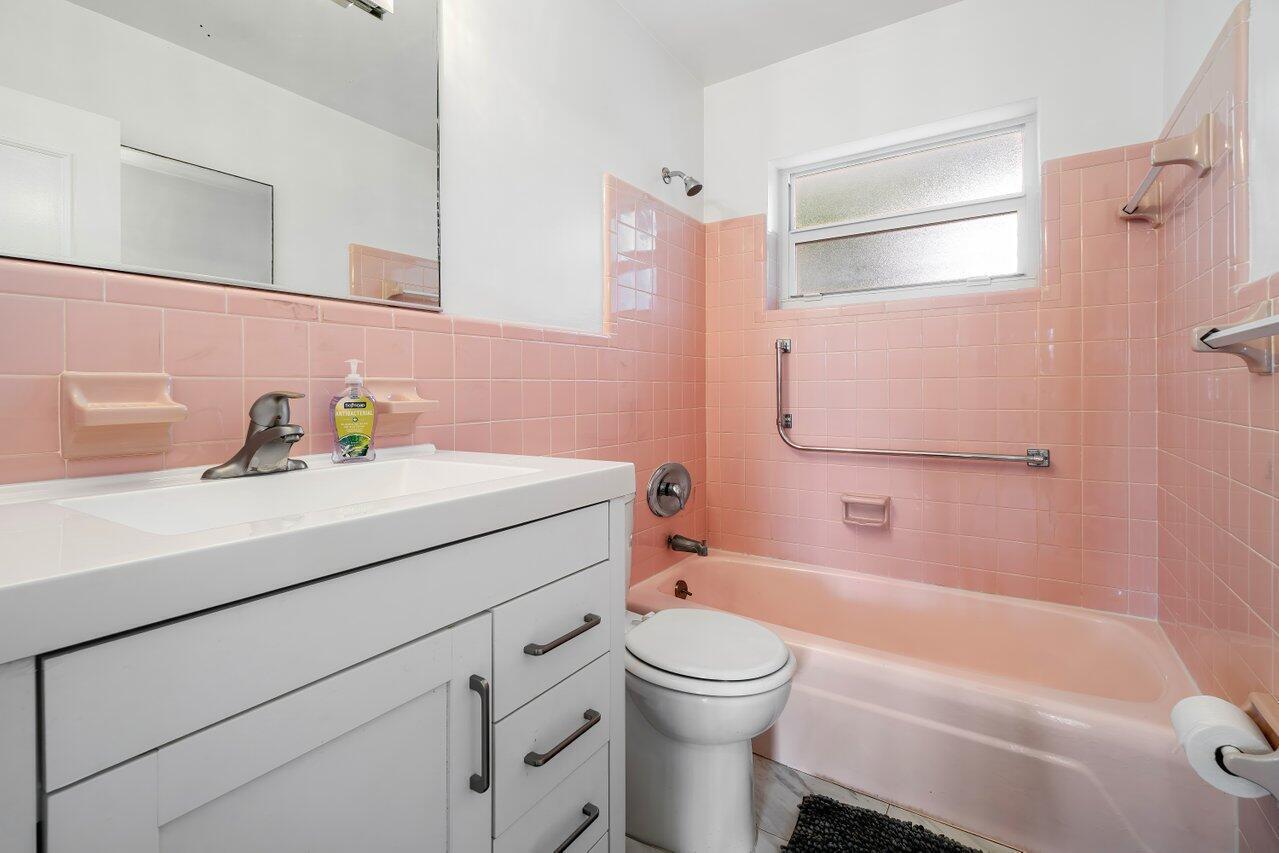 728 Ridge Road, Unit 20 Lantana, FL 33462 - Photo 16 of 28 beyc67b9e11b489e2
