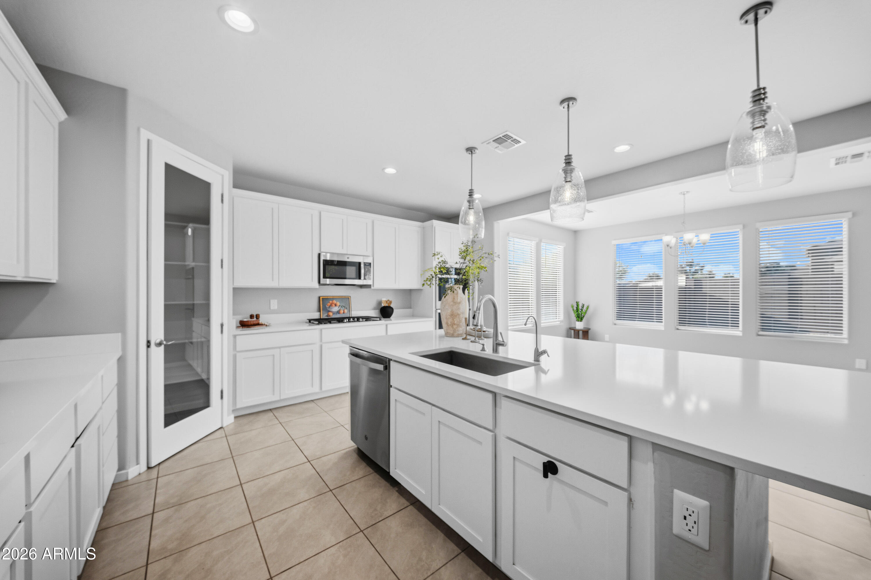 15754 West Madison Street Goodyear, AZ 85338 - Photo 5 of 35 DSC04444