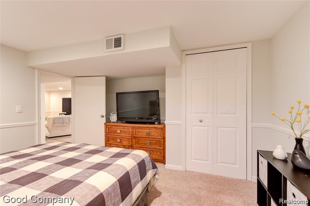 1390 Sycamore Drive Rochester, MI 48307 - Photo 35 of 52