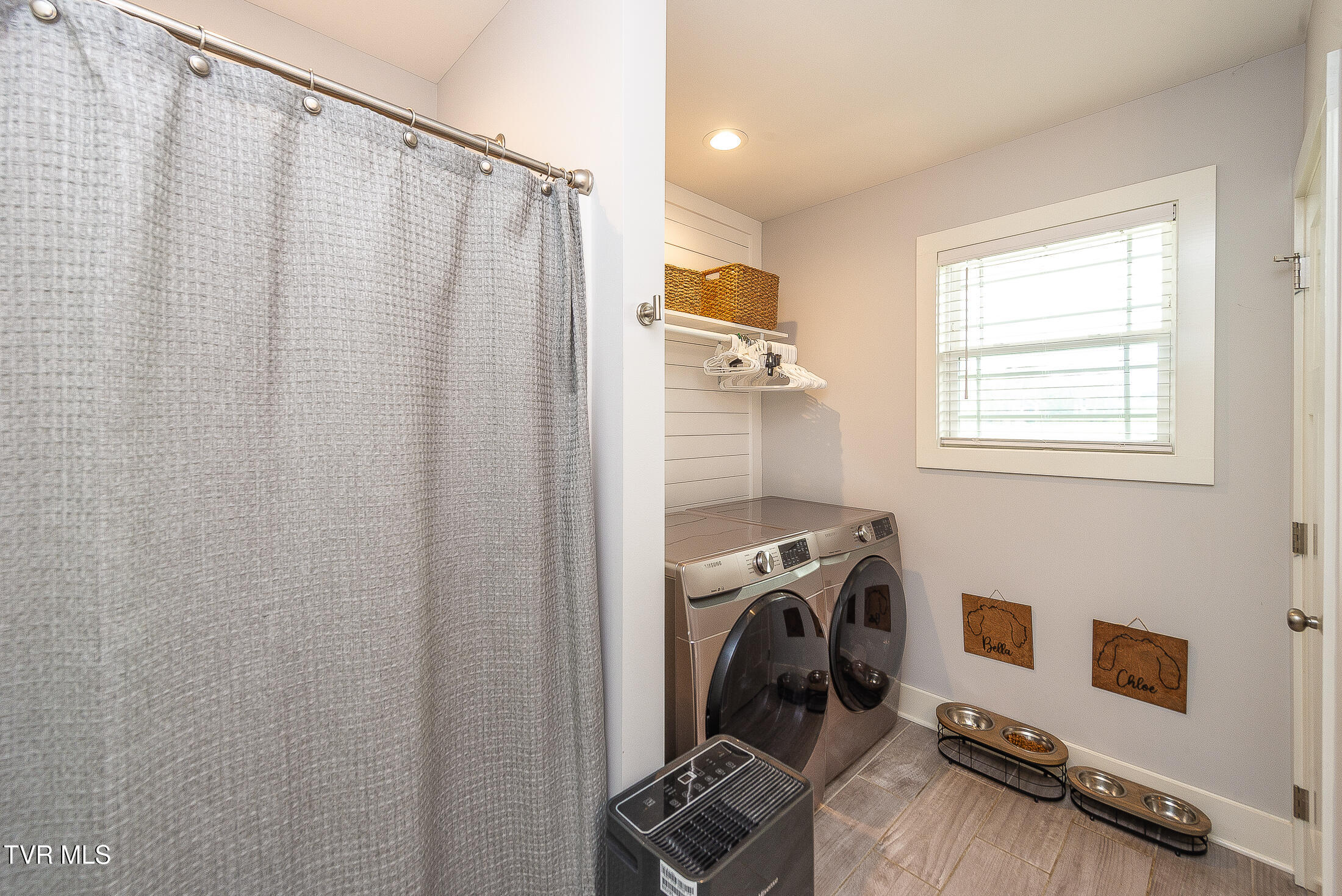 957 Mitchell Road Kingsport, TN 37663 - Photo 19 of 38 Downstairs Bath/Laundry