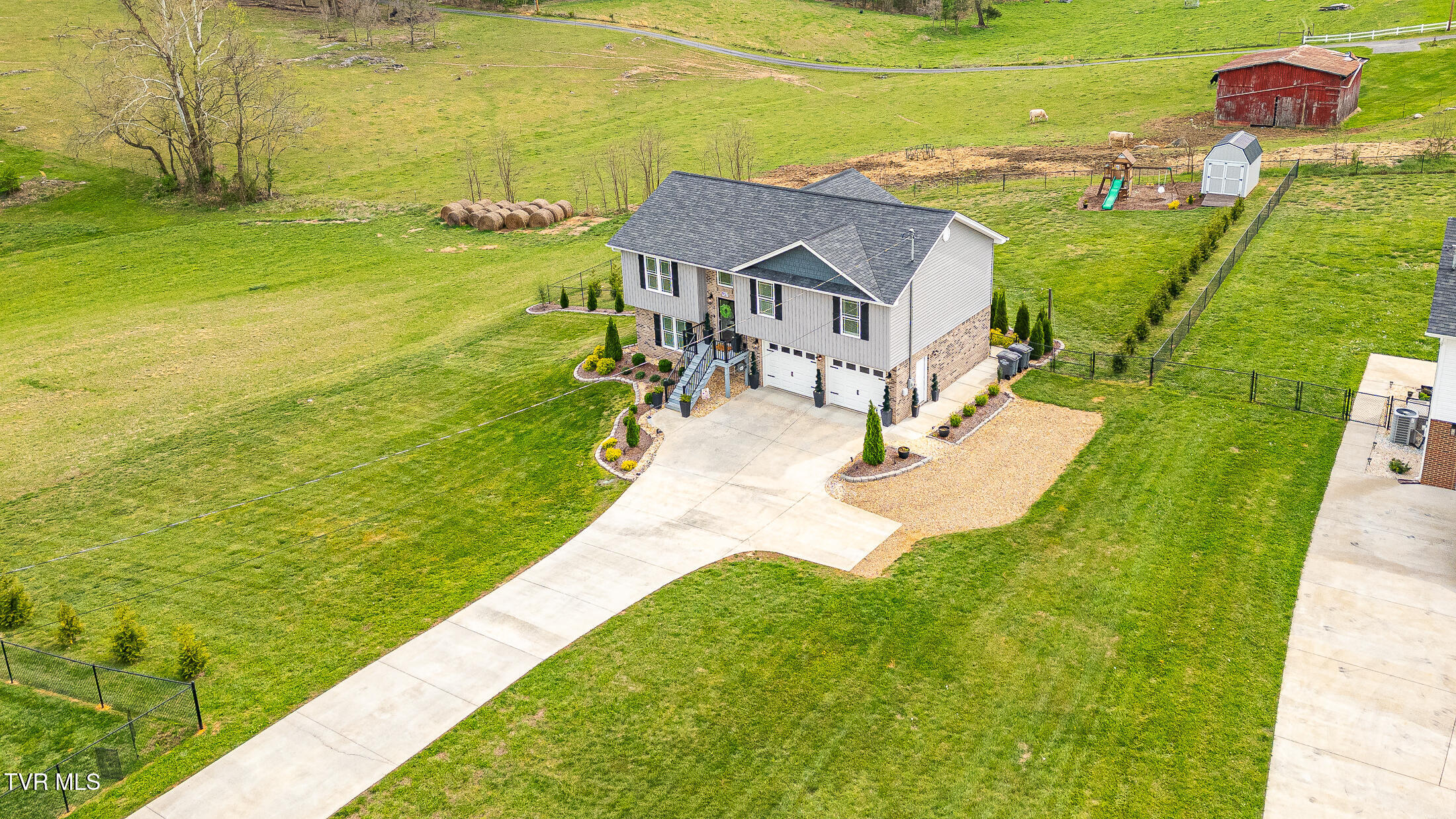 957 Mitchell Road Kingsport, TN 37663 - Photo 27 of 38 Front