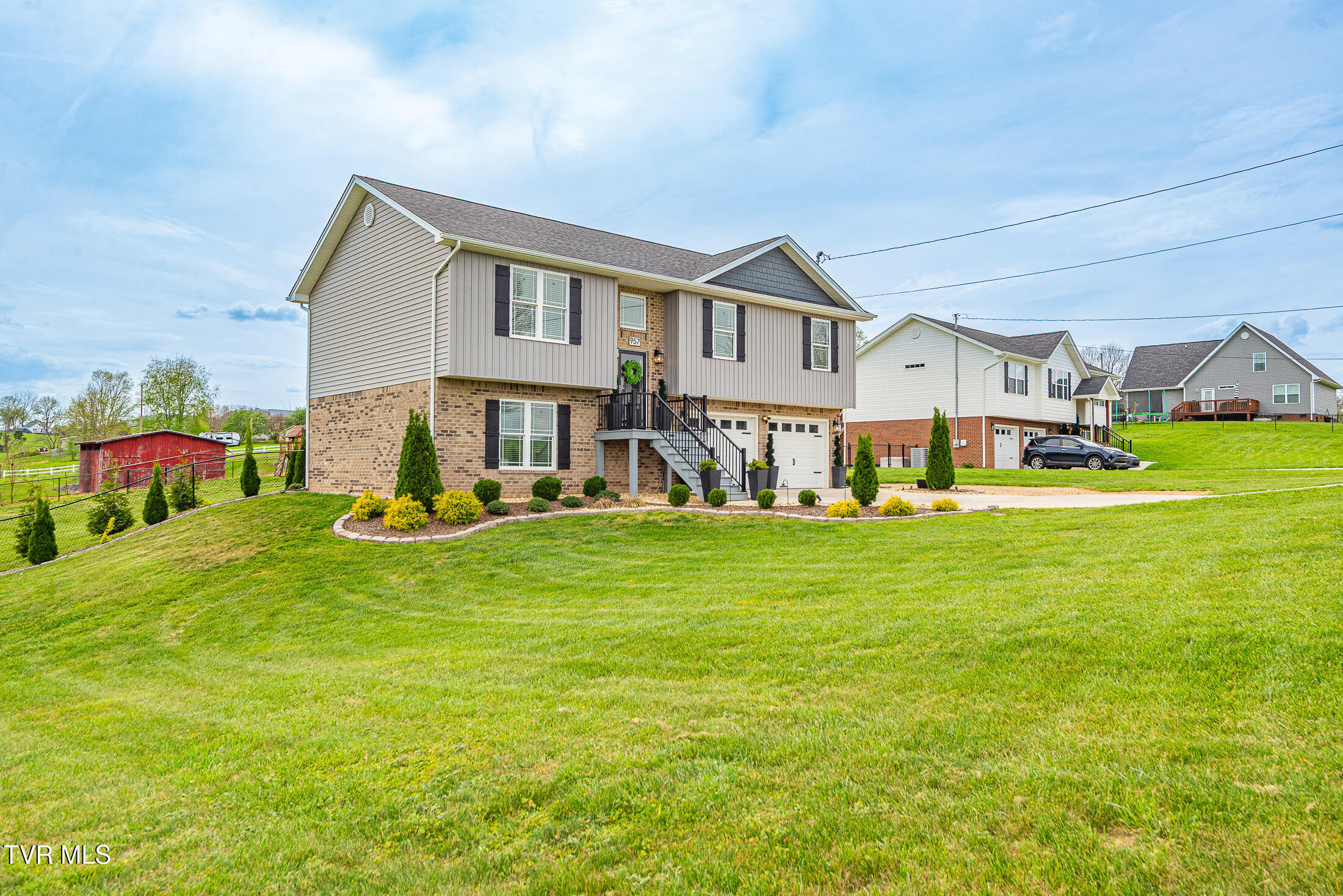 957 Mitchell Road Kingsport, TN 37663 - Photo 28 of 38 Front / Side