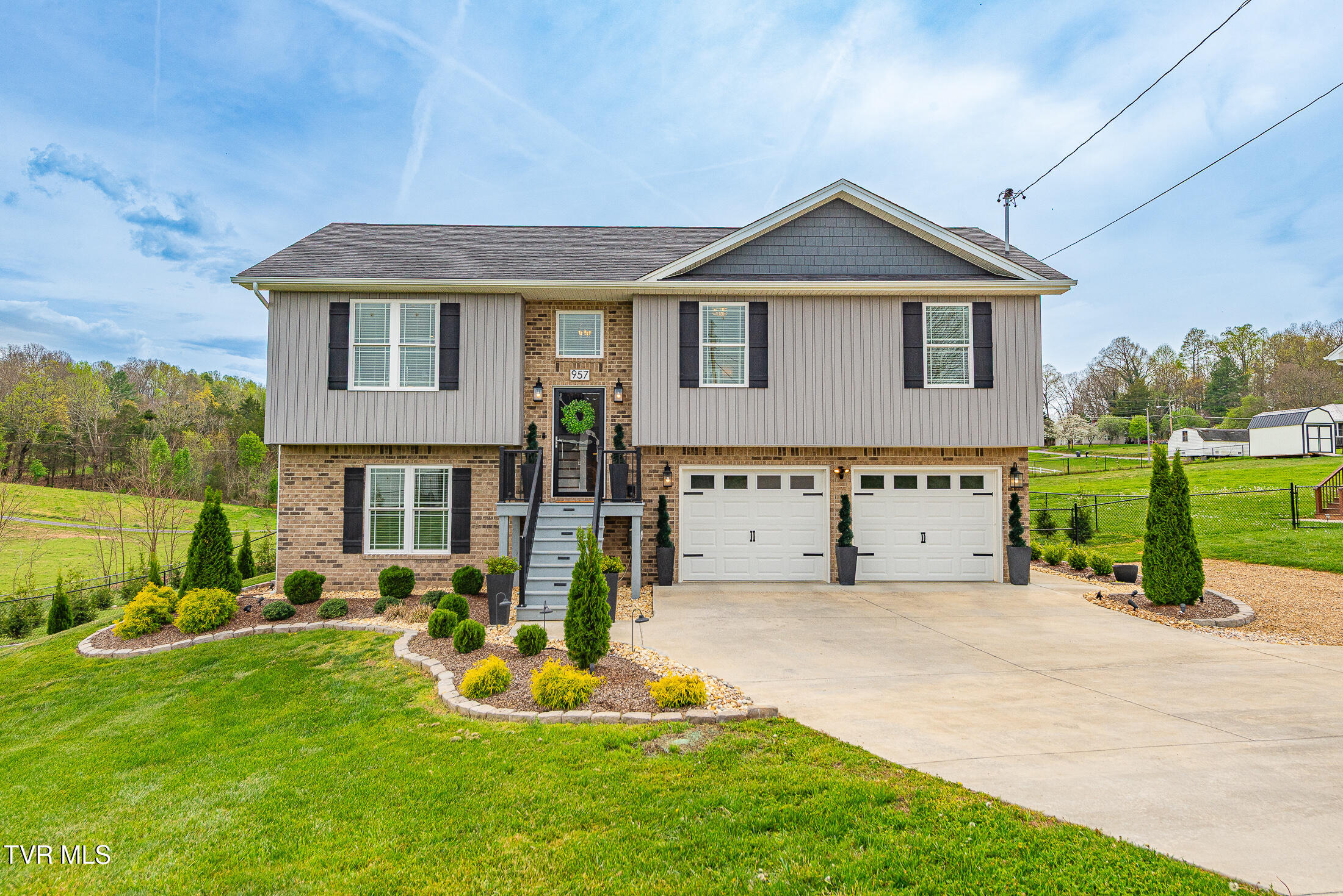 957 Mitchell Road Kingsport, TN 37663 - Photo 29 of 38 Front