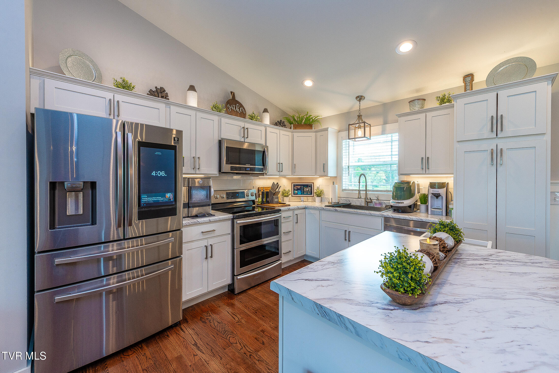 957 Mitchell Road Kingsport, TN 37663 - Photo 3 of 38 Kitchen