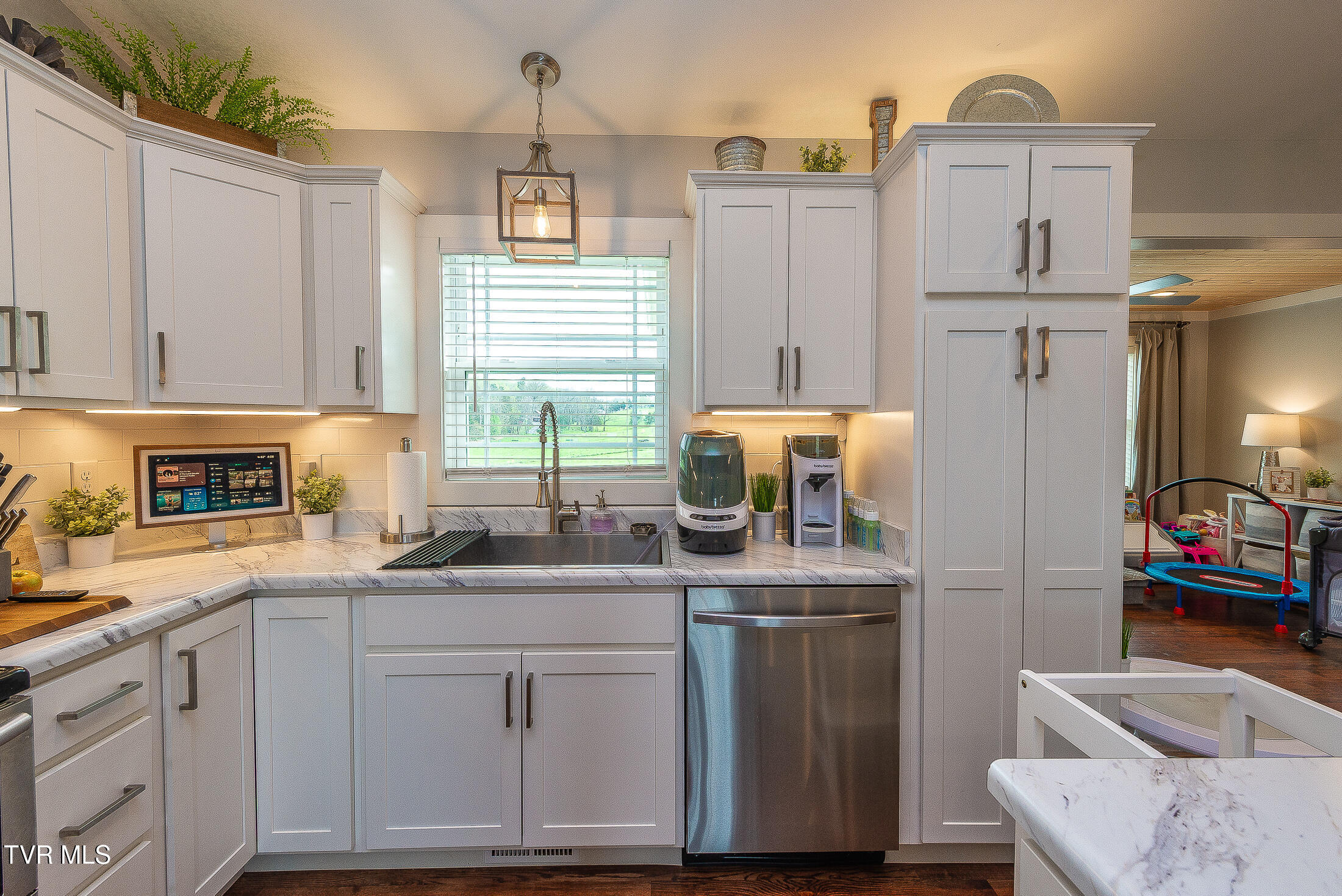 957 Mitchell Road Kingsport, TN 37663 - Photo 4 of 38 Kitchen