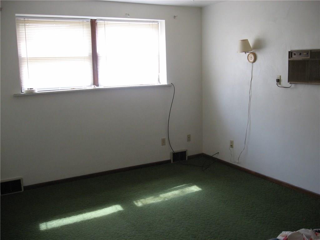 2591 Slope Hill Road Mount Pleasant, PA 15666 - Photo 7 of 12 Living room
