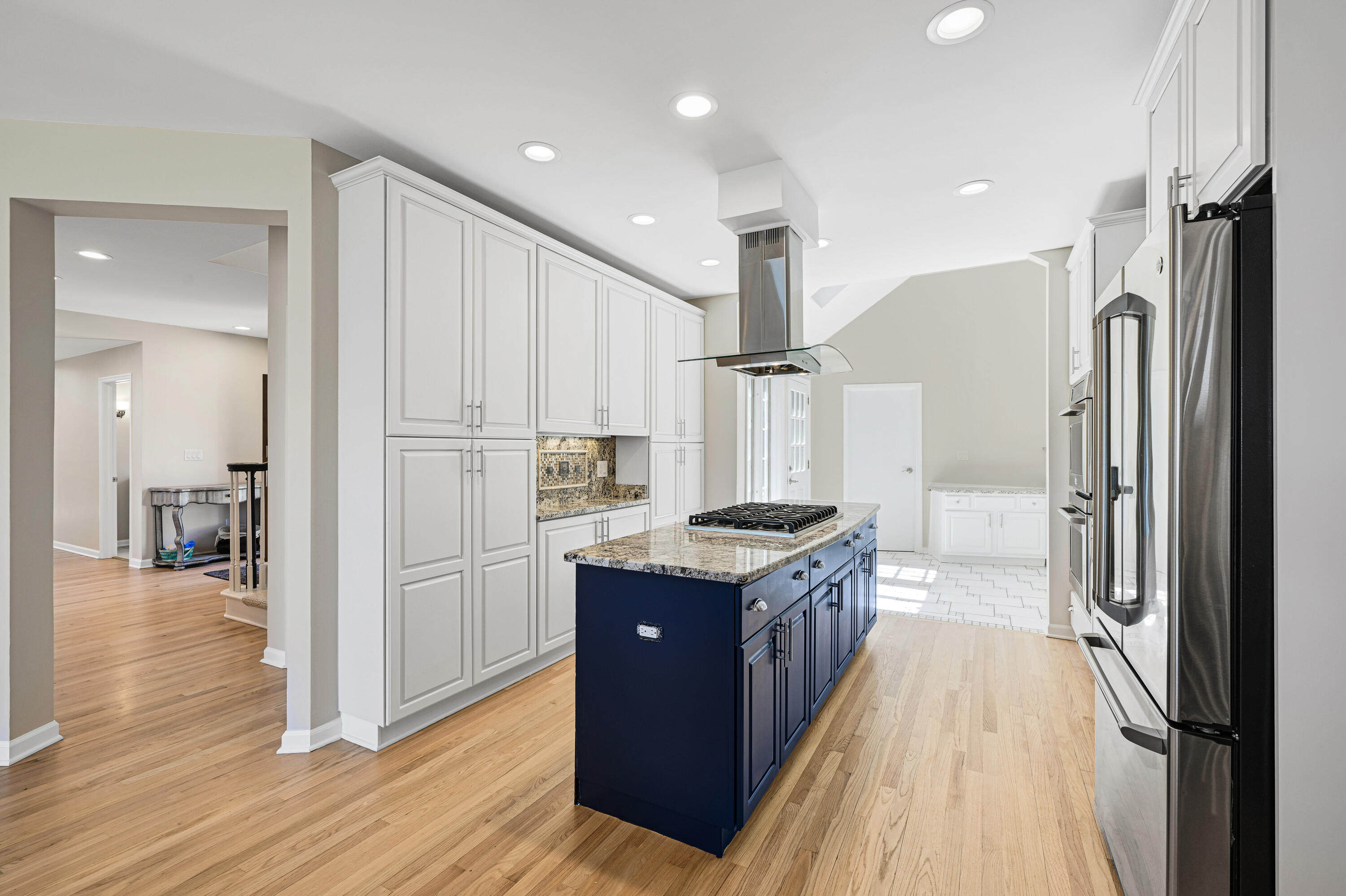 W277N3016 Rocky Point Road Pewaukee, WI 53072 - Photo 16 of 41 First floor kitchen pic 2