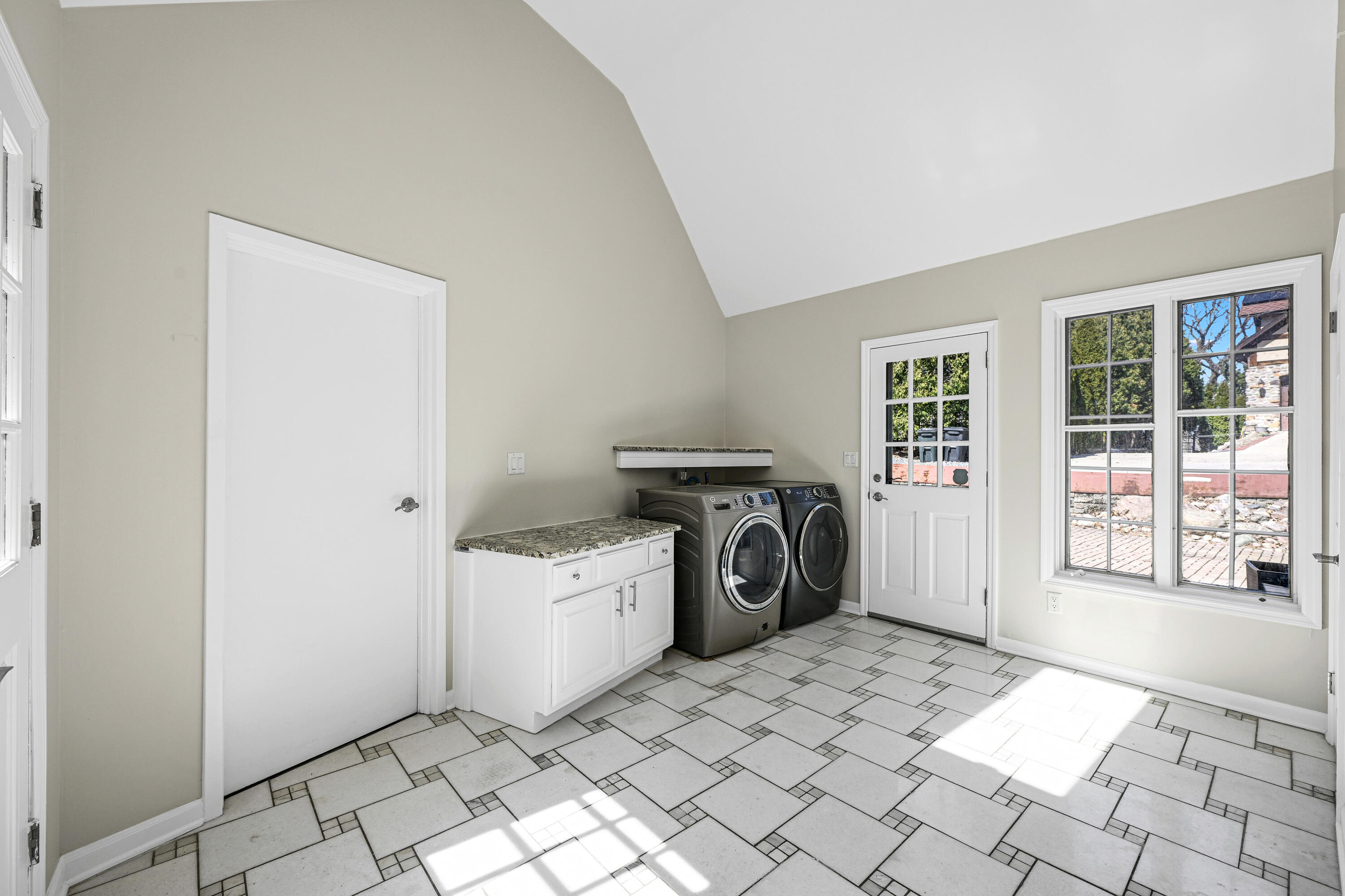 W277N3016 Rocky Point Road Pewaukee, WI 53072 - Photo 17 of 41 1st Floor Laundry room