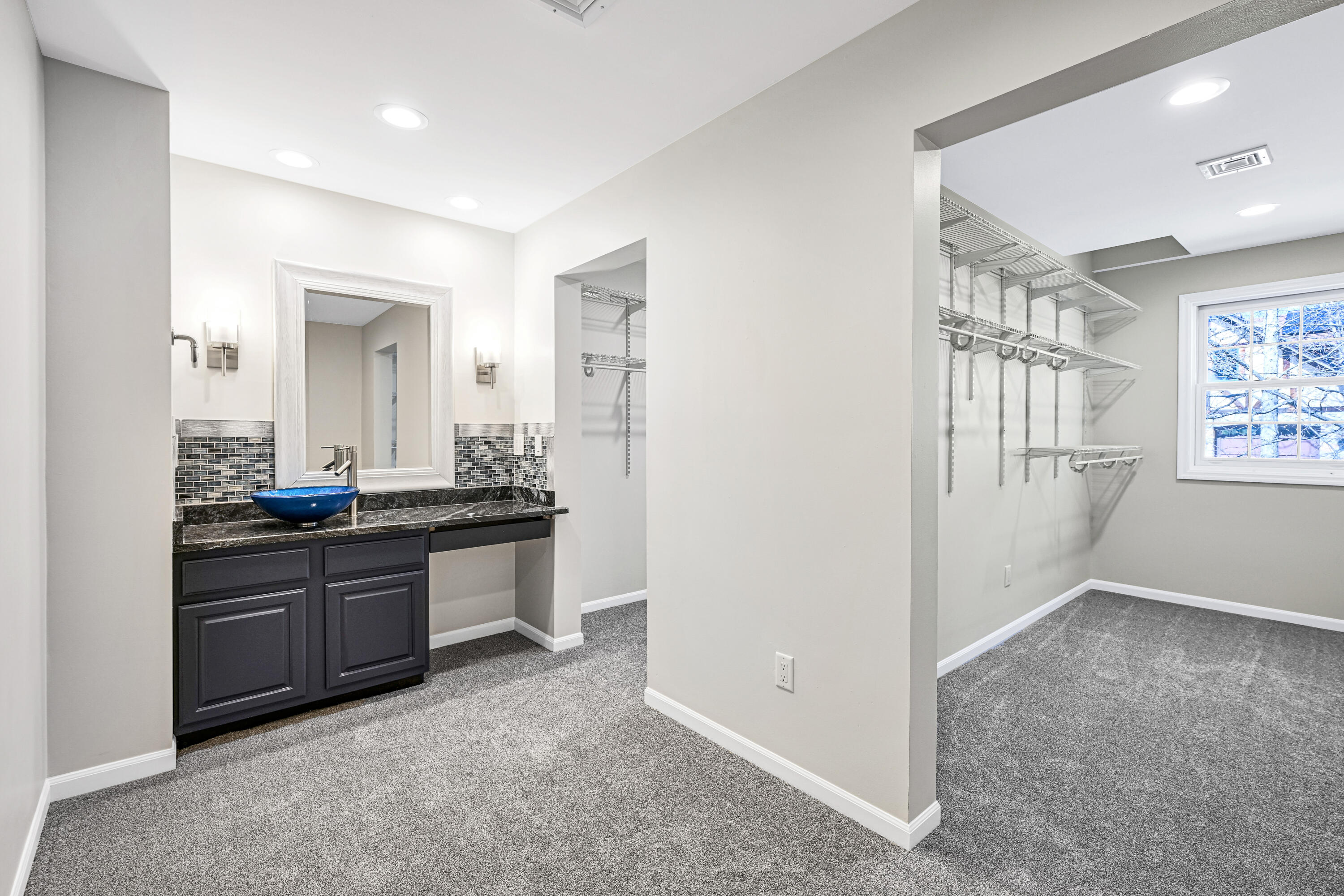 W277N3016 Rocky Point Road Pewaukee, WI 53072 - Photo 28 of 41 2nd closet w sink