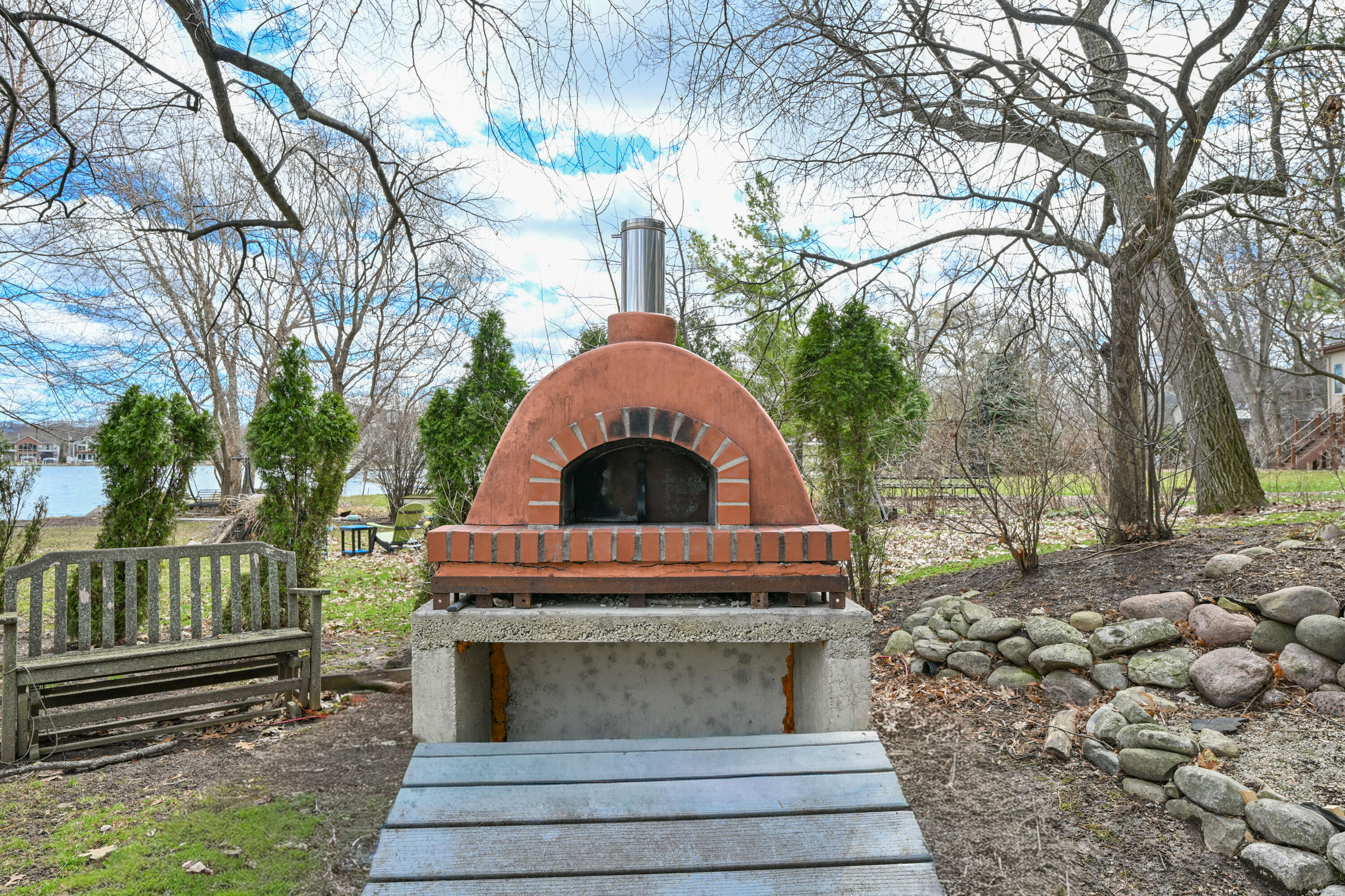 W277N3016 Rocky Point Road Pewaukee, WI 53072 - Photo 8 of 41 Lakeside