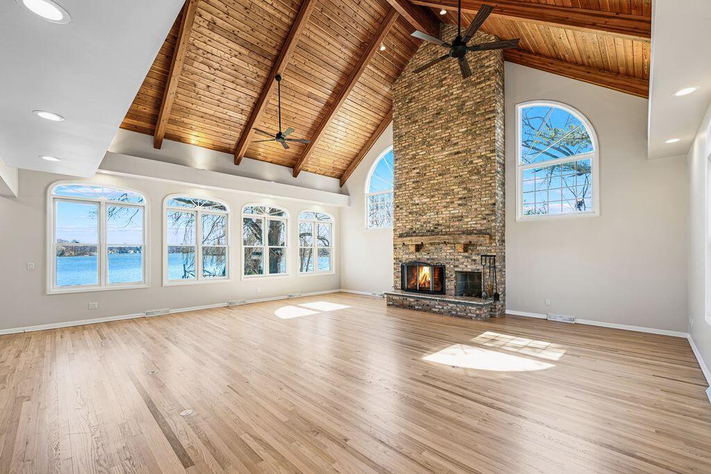 W277N3016 Rocky Point Road Pewaukee, WI 53072 - Photo 9 of 41 1st Floor Main living room