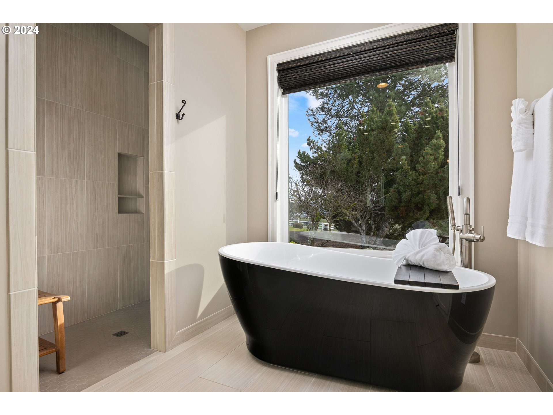 15680 Northeast Yamhill Road Yamhill, OR 97148 - Photo 8 of 47 a room with a large window