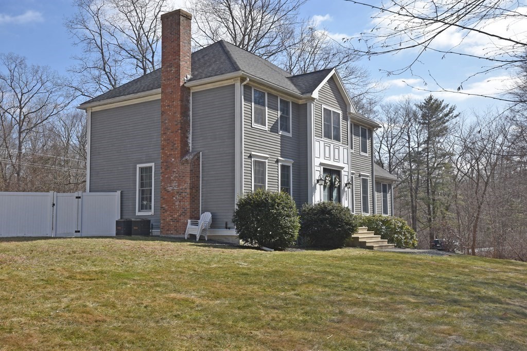 319 West Sutton Road Sutton, MA 01590 - Photo 33 of 41