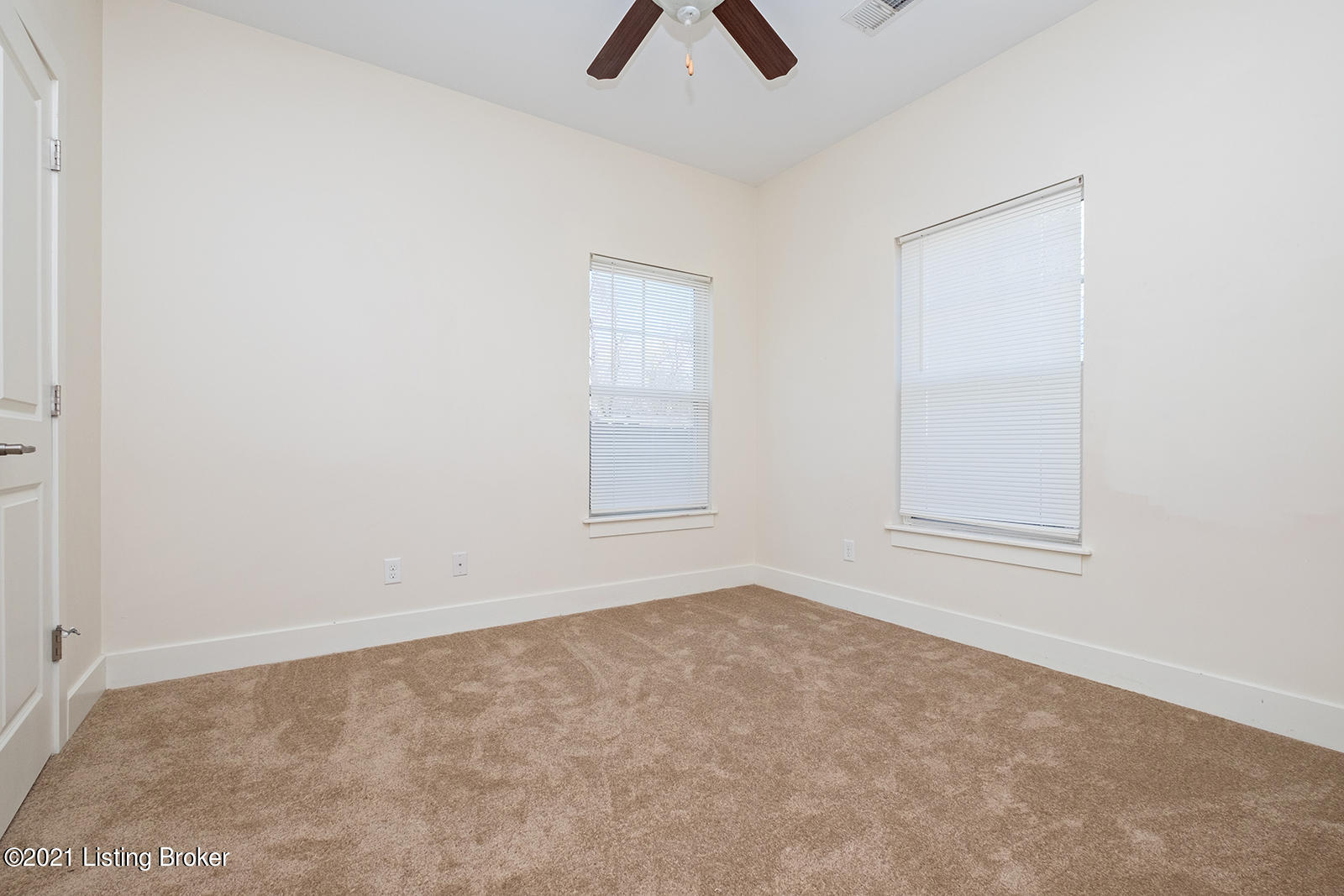 3433 Boxelder Road Louisville, KY 40216 - Photo 32 of 41 20210202_1830