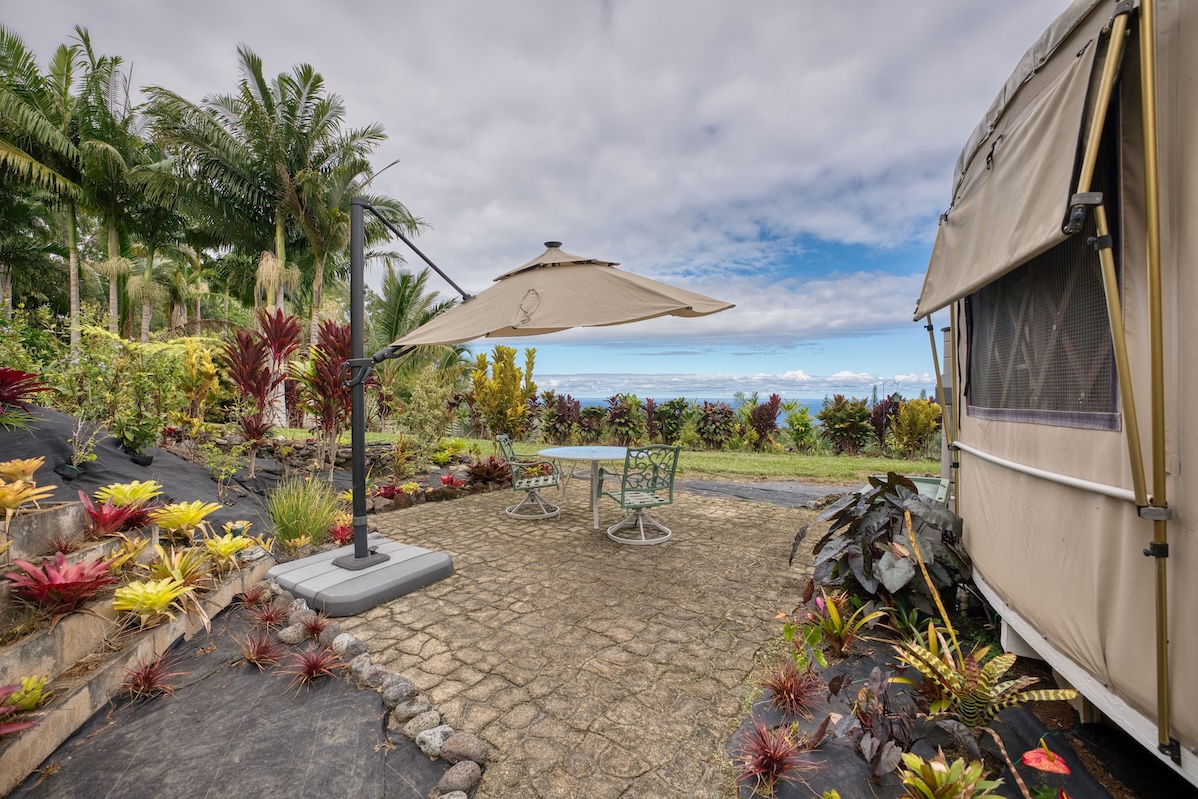 35-1655 Maulua Nui Road Papaaloa, HI 96780 - Photo 27 of 30 a view of a terrace with sitting area