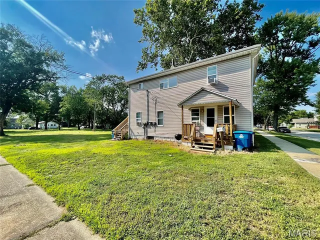 $975 | 2203 Bryan Avenue, Unit A, Granite City, IL 62040