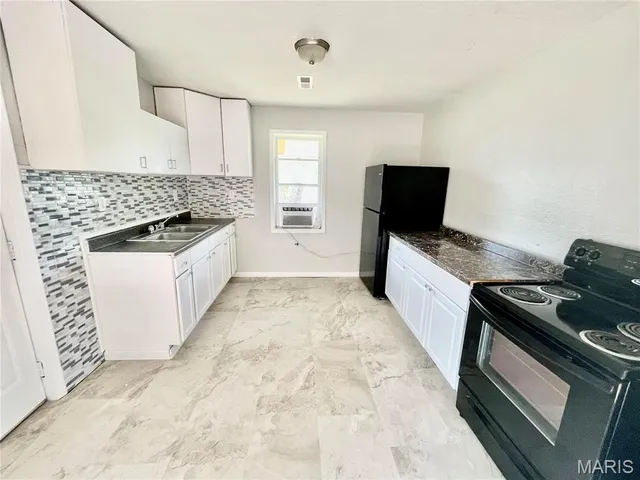 $975 | 2203 Bryan Avenue, Unit A, Granite City, IL 62040