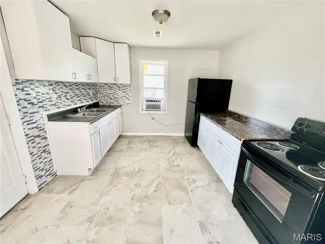 $975 | 2203 Bryan Avenue, Unit A, Granite City, IL 62040