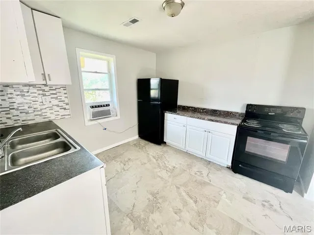 $975 | 2203 Bryan Avenue, Unit A, Granite City, IL 62040