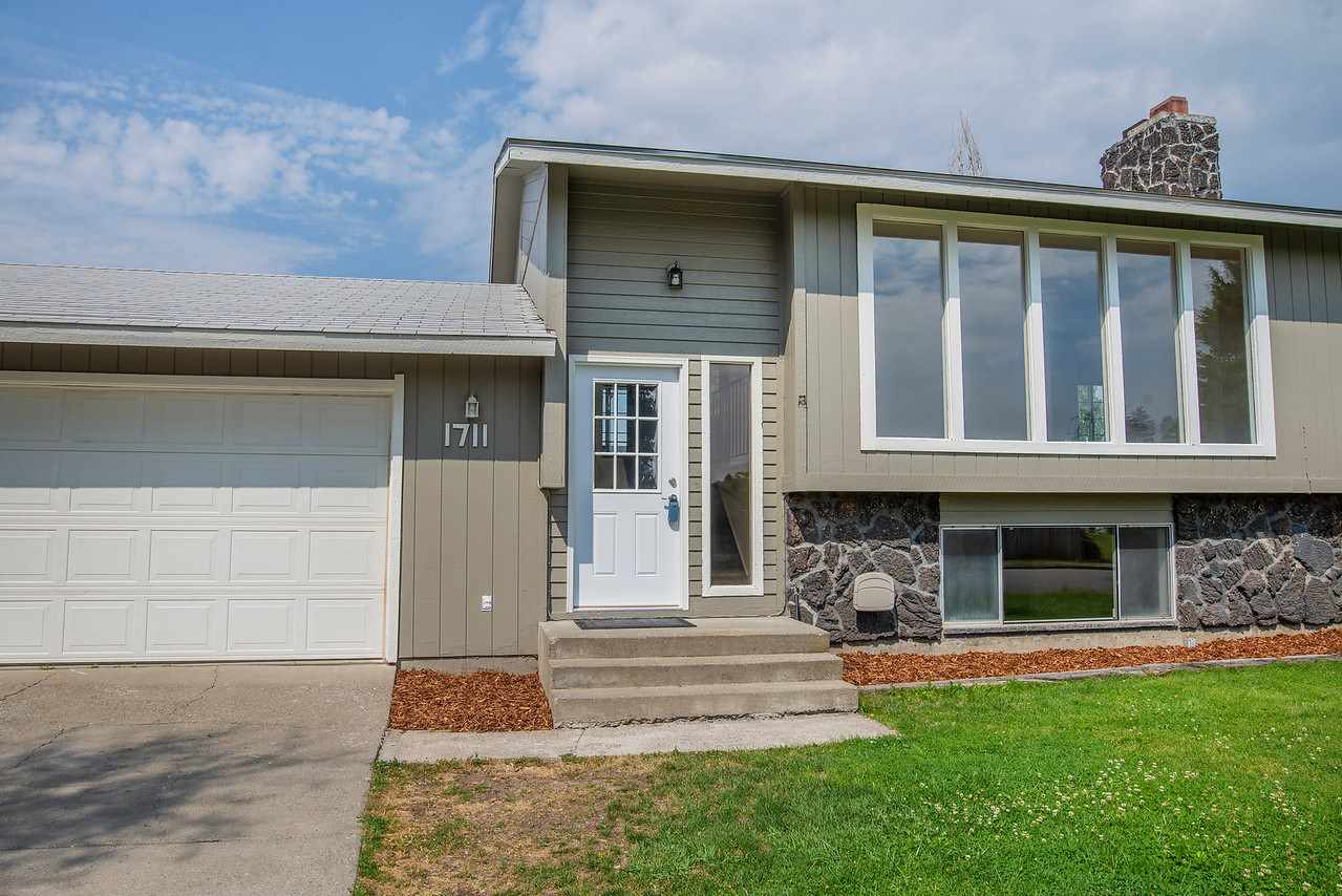 1711 North McKee Road Spokane Valley, WA 99016 - Photo 2 of 20