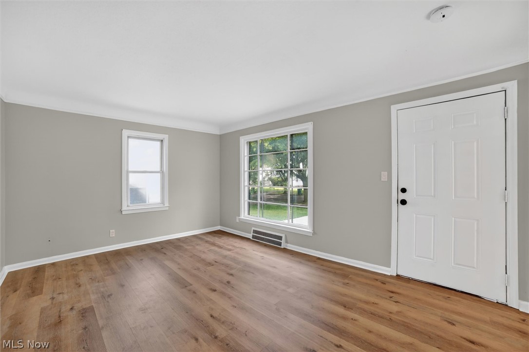 19500 Libby Road Maple Heights, OH 44137 - Photo 2 of 23