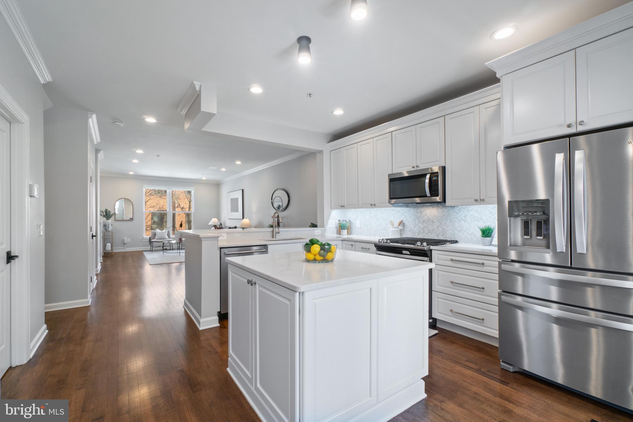 2330 Cambridge Walk Baltimore, MD 21224 - Photo 15 of 36