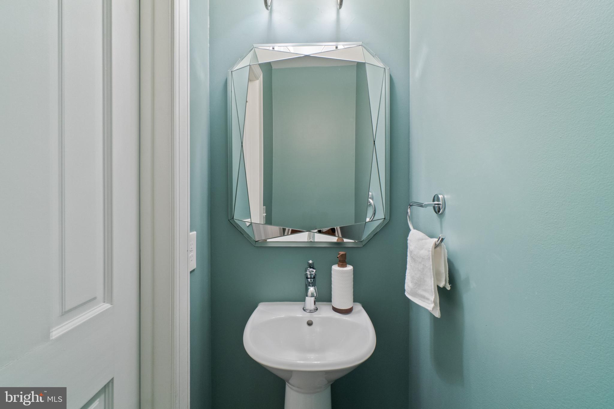 2330 Cambridge Walk Baltimore, MD 21224 - Photo 19 of 36