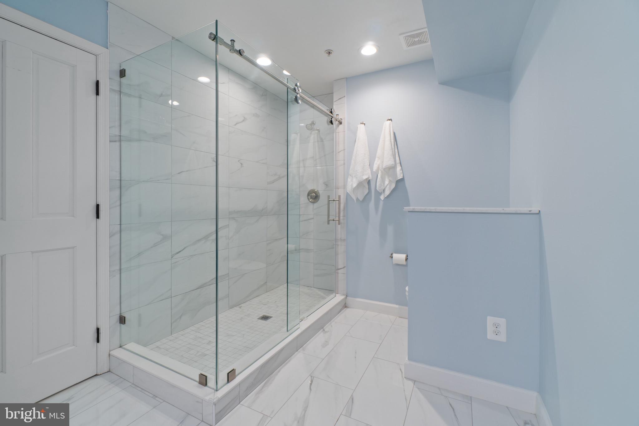 2330 Cambridge Walk Baltimore, MD 21224 - Photo 23 of 36