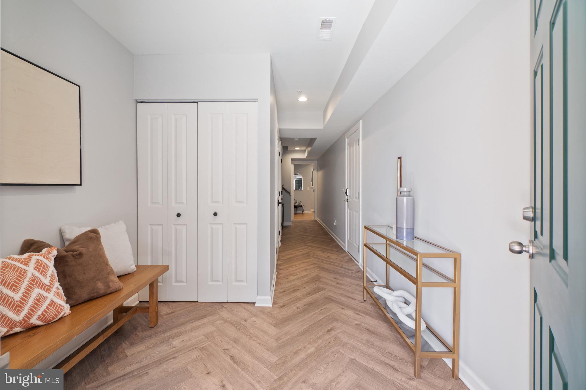 2330 Cambridge Walk Baltimore, MD 21224 - Photo 4 of 36