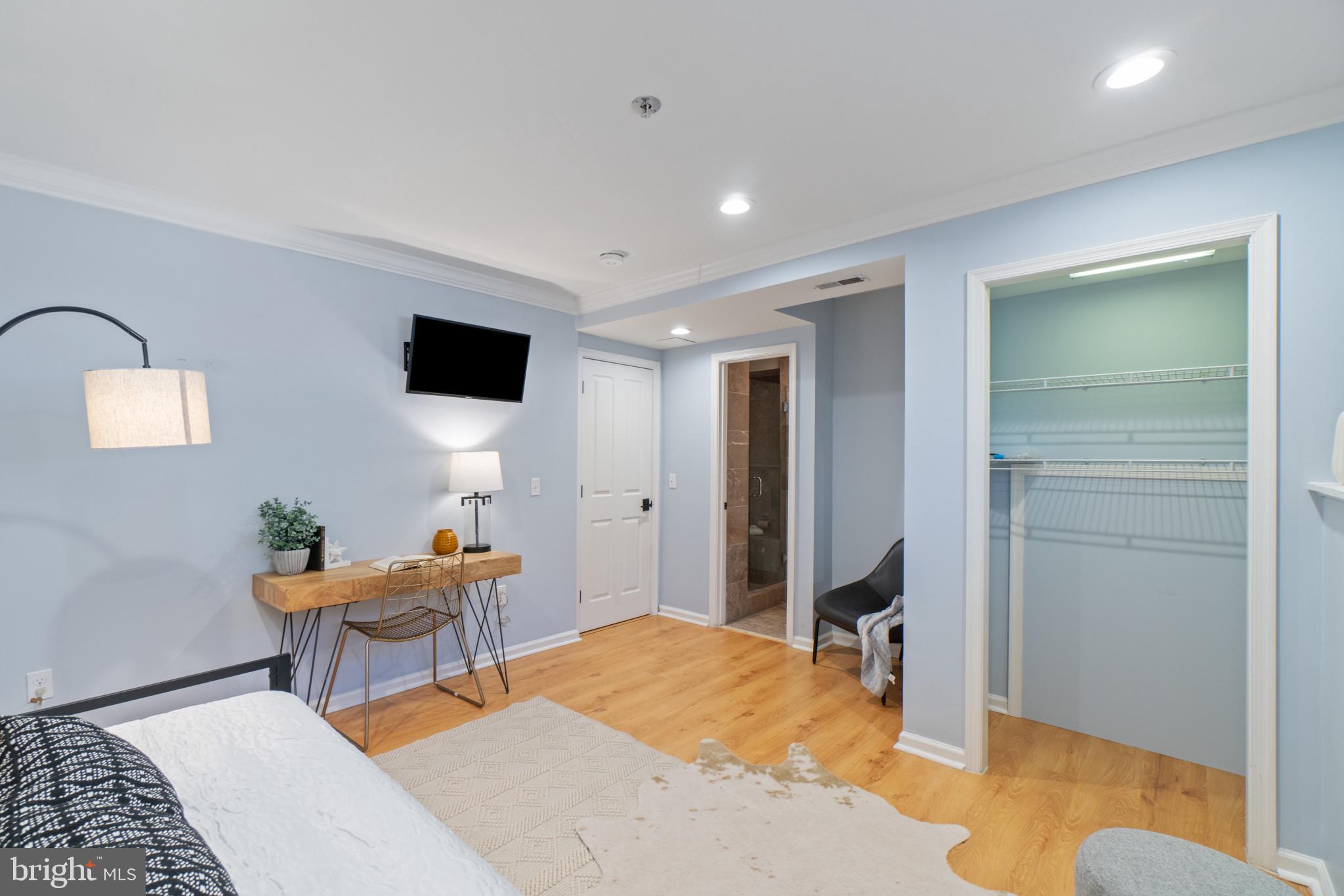 2330 Cambridge Walk Baltimore, MD 21224 - Photo 6 of 36