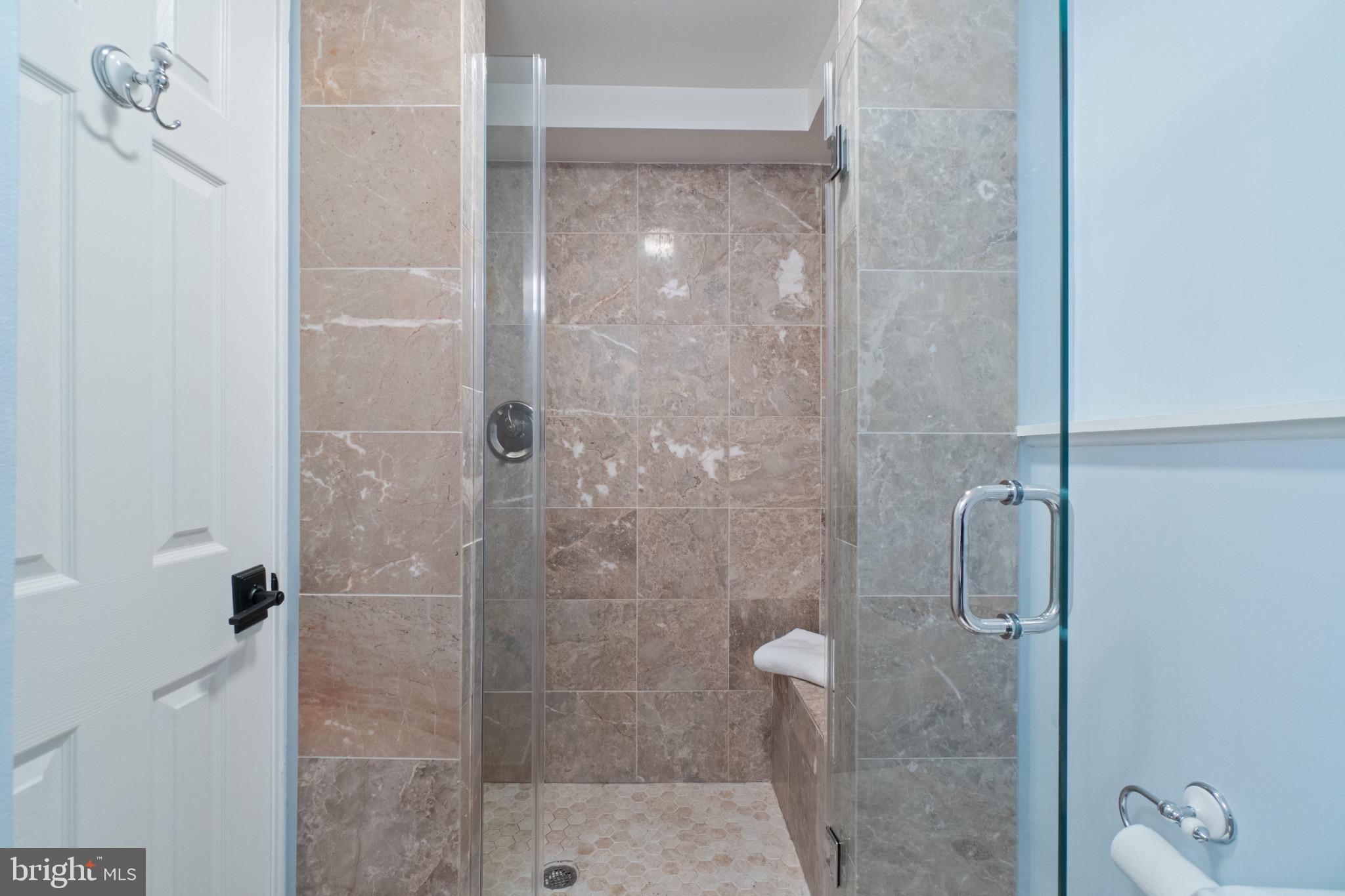 2330 Cambridge Walk Baltimore, MD 21224 - Photo 7 of 36