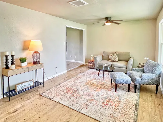$199,900 | 510 Sulphur Street, Houston, TX 77034