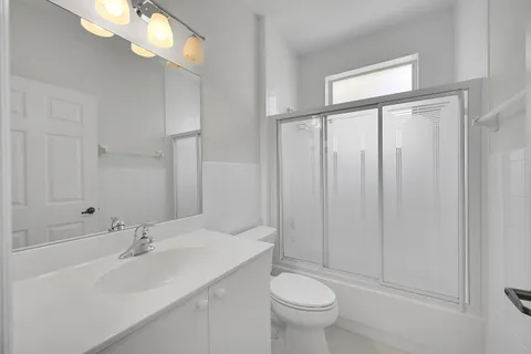 $399,950 | 7075 Vía Genova, Delray Beach, FL 33446