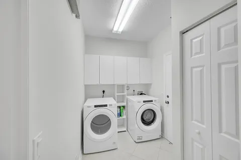 $399,950 | 7075 Vía Genova, Delray Beach, FL 33446