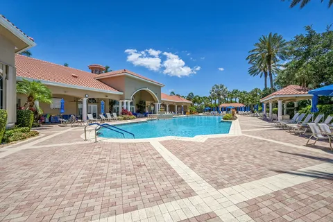 $399,950 | 7075 Vía Genova, Delray Beach, FL 33446