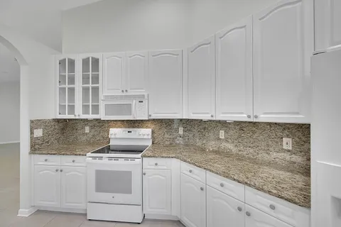 $399,950 | 7075 Vía Genova, Delray Beach, FL 33446