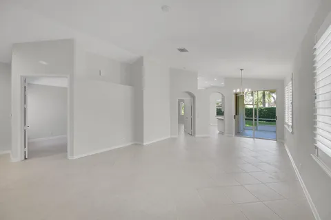 $399,950 | 7075 Vía Genova, Delray Beach, FL 33446
