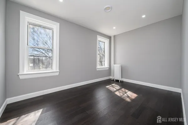 a view of empty room with window