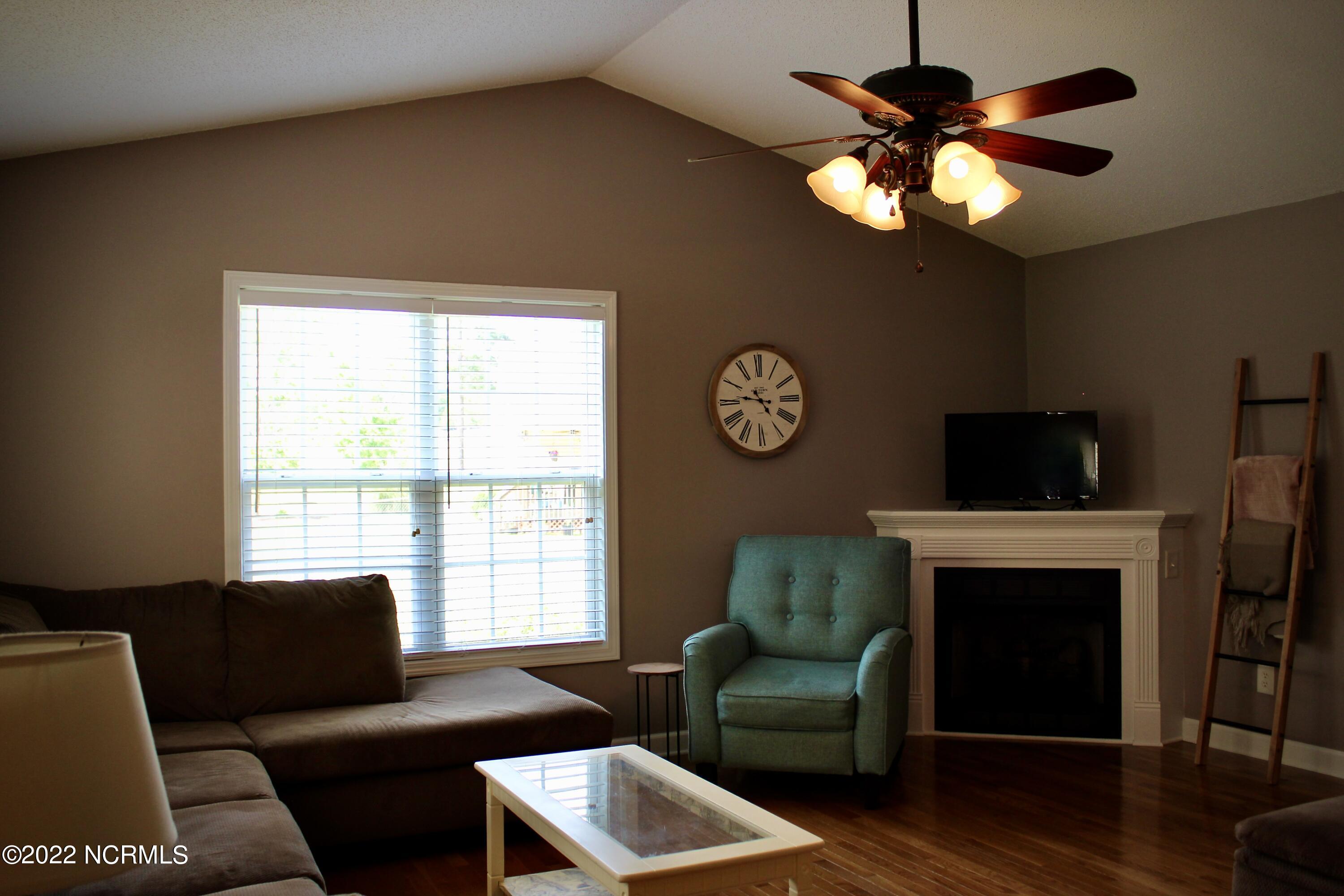 248 Roberts Place Carthage, NC 28327 - Photo 3 of 25 living