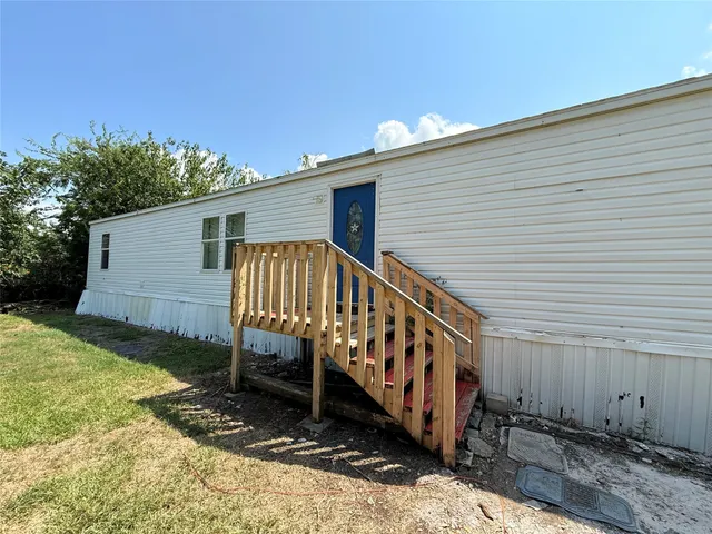 $80,000 | 108 Meredino Street, Anahuac, TX 77514