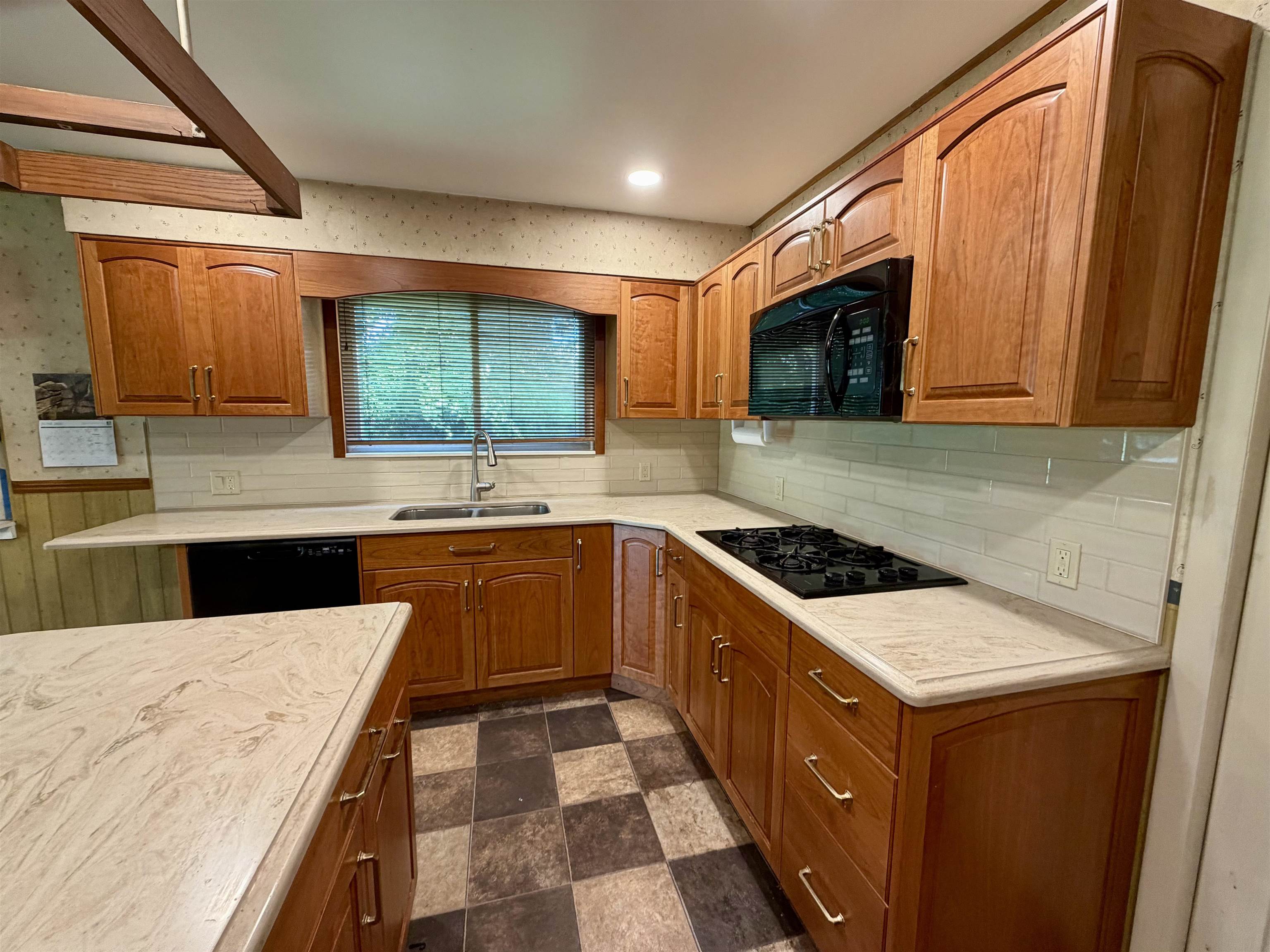 1400 Wetters Road Kawkawlin, MI 48631 - Photo 10 of 31