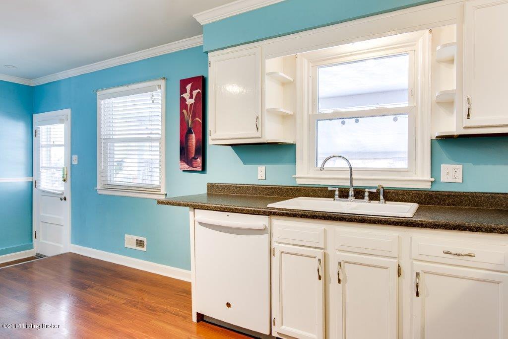 8917 Waltlee Road Louisville, KY 40291 - Photo 13 of 34 8917 Waltlee Rd-14
