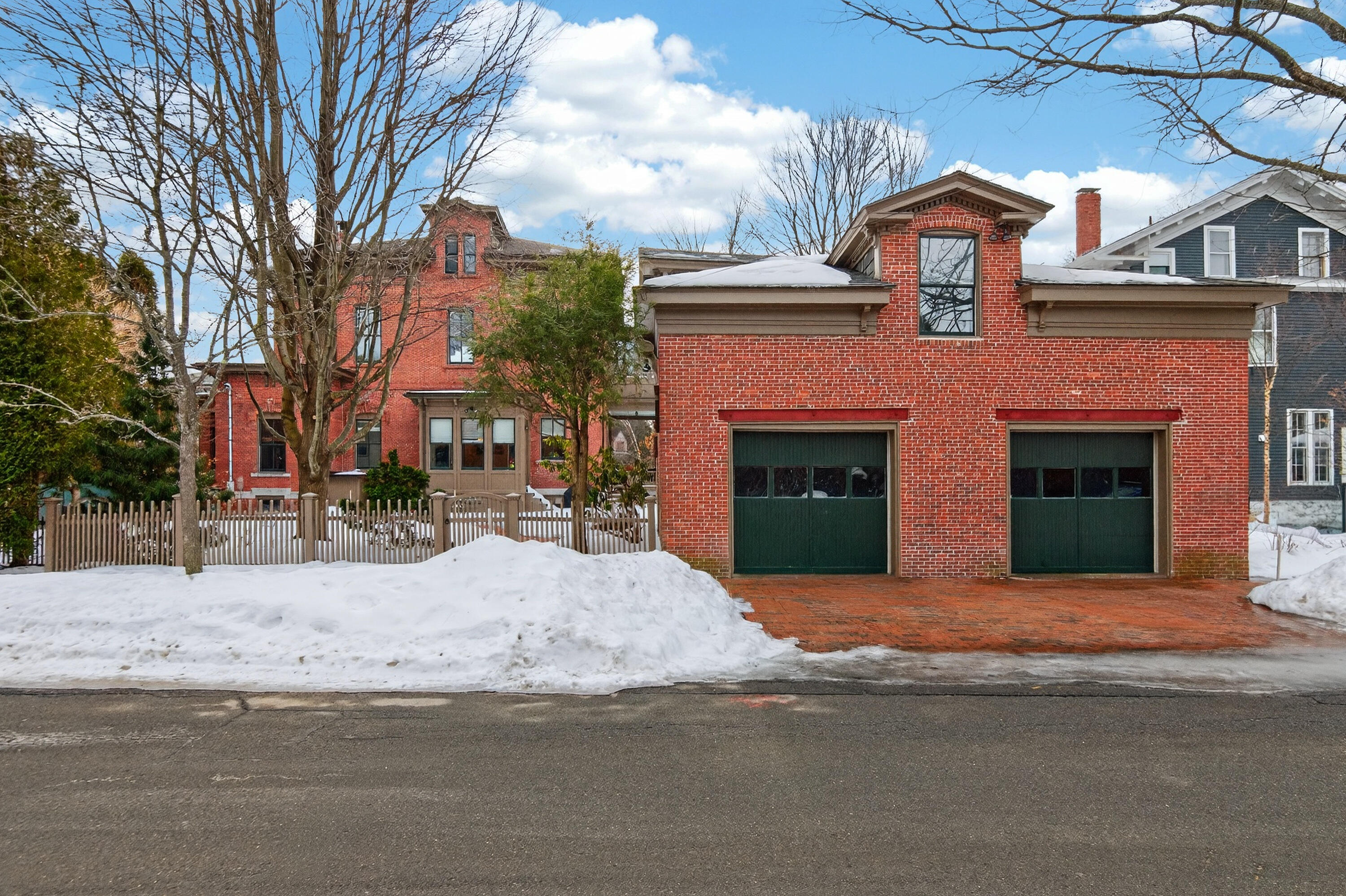375 Spring Street Portland, ME 04102 - Photo 2 of 2 103_375 Spring St_MorneauStudios_print