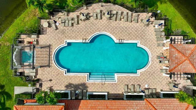 $299,995 | 1202 Villa Circle, Boynton Beach, FL 33435