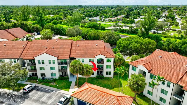 $299,995 | 1202 Villa Circle, Boynton Beach, FL 33435