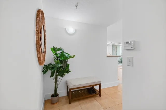 $299,995 | 1202 Villa Circle, Boynton Beach, FL 33435