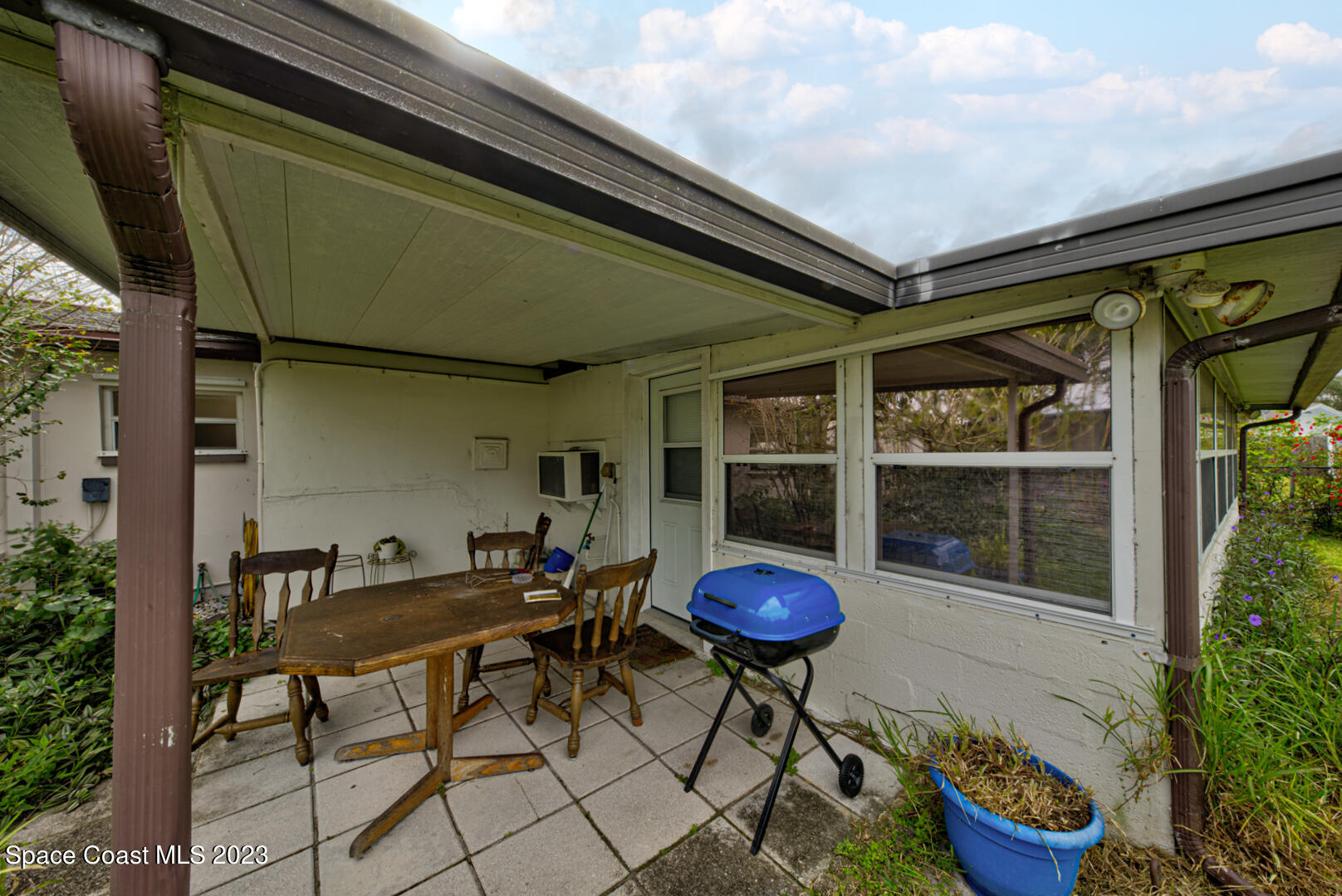 2180 Cindy Circle Melbourne, FL 32935 - Photo 24 of 31 a view of an outdoor sitting area