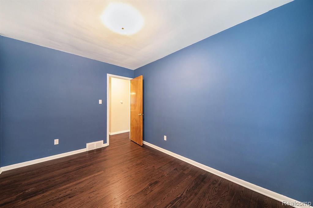 1426 13 Mile Road Royal Oak, MI 48073 - Photo 15 of 26