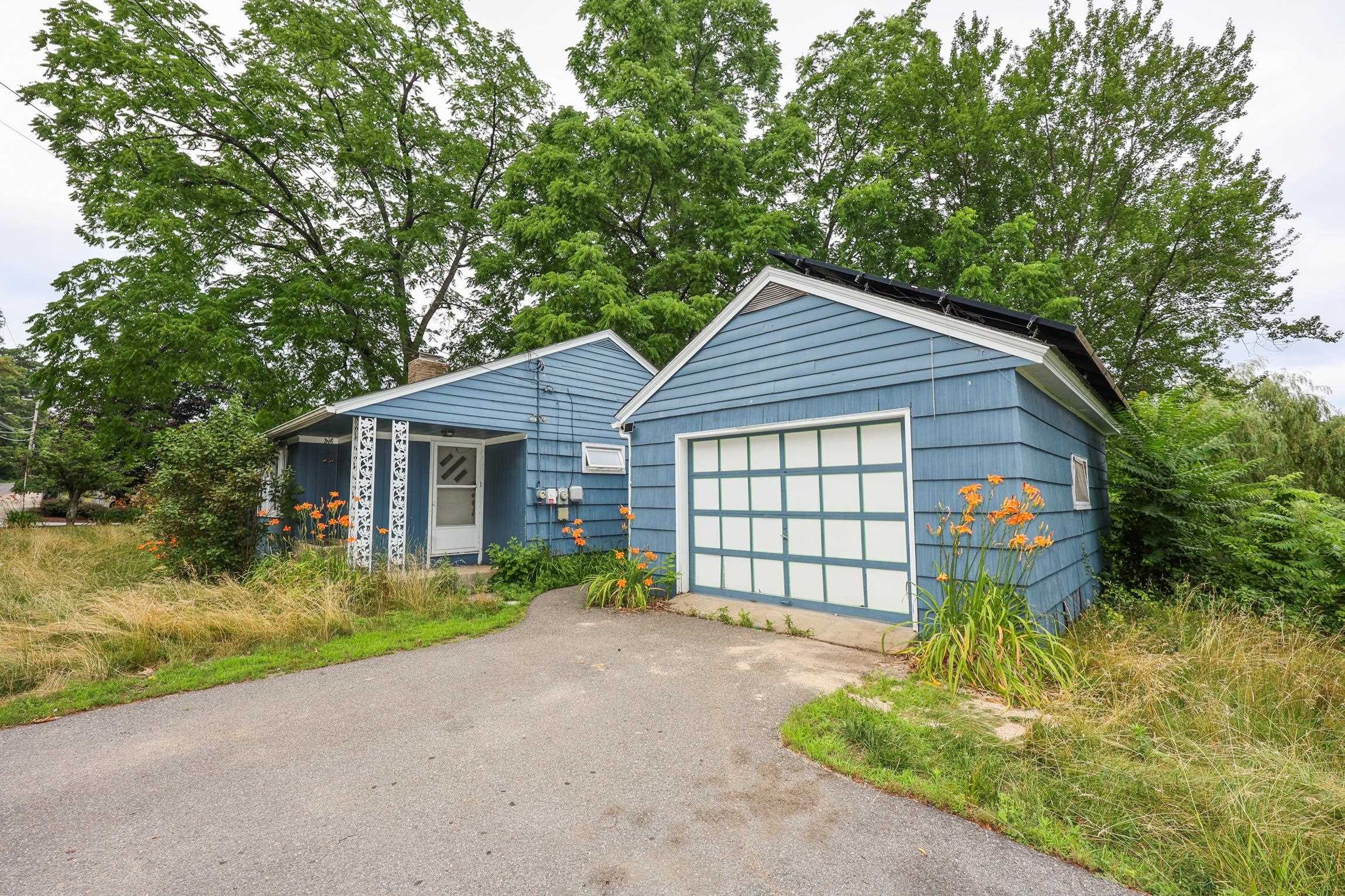 755 Mammoth Road Manchester, NH 03104 - Photo 1 of 28